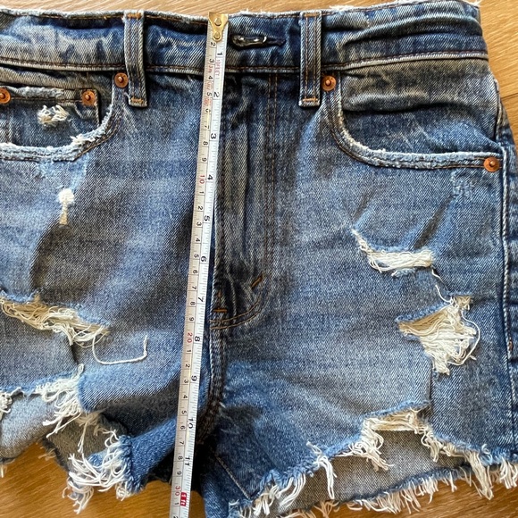 Abercrombie High Rise Mom Shorts. New Without Tags. 25 - Picture 6 of 8